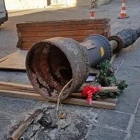 Burja je podrla kandelaber