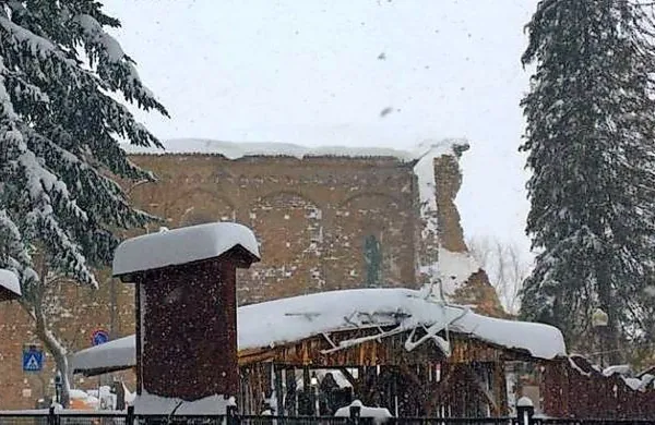 V mestu Amatrice  se  porušile nekatere zgradbe, ki so bile  
poškodovane v avgustovskem potresu, dokončno je  klonil 
tudi poškodovani mestni zvonik.