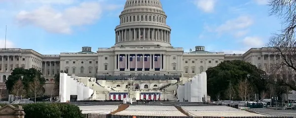 Zadnje priprave na današnjo inavguracijo pred ameriškim senatom v Washingtonu.