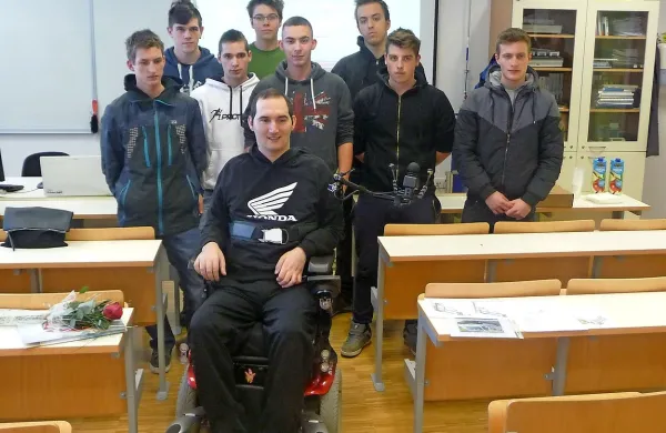 Zdaj zna narediti tudi pripomoček zase
