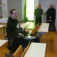 Zdaj zna narediti tudi pripomoček zase