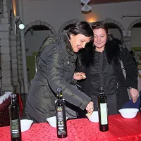 Razglasili zmagovalce natečajev za Županovo vino in oljčno olje (foto)