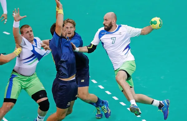 Slovenski rokometaši so se uvrstili v četrtfinale SP v Franciji.