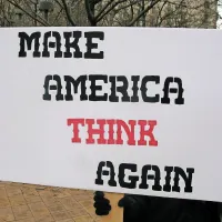 Trump protestnikom: Zakaj niste &scaron;li na volitve?