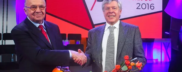 Vasja Klavora, Igor Komel: “To je bilo simbolno dejanje, ki je 
zraslo v zgodovinski dogodek, ko sta se na tem mestu 
srečala dva predsednika kot prijatelja. Nekoč sta bila oba 
naroda nasprotnika.”