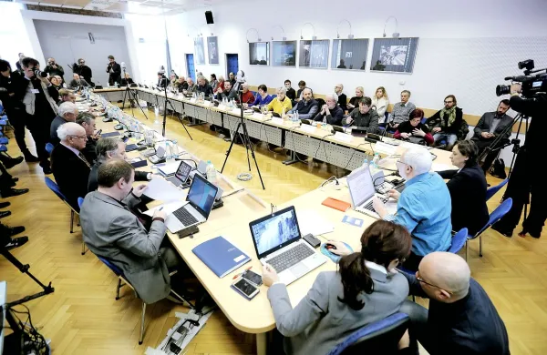 O generalnem direktorju RTVS za zaprtimi vrati