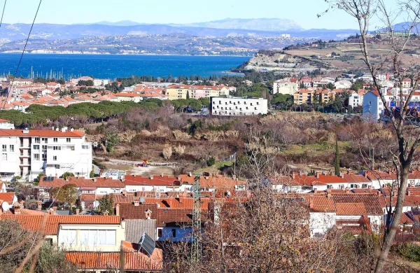Zemlji&scaron;če, predvideno za Aqualandio, ostaja naprodaj