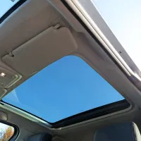 Panoramsko okno je na voljo za doplačilo.