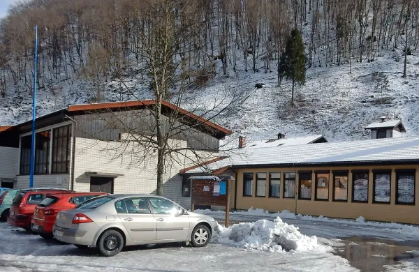 V Kulturnem domu v Dolenji Trebuši bodo zamenjali stavbno 
pohištvo. 