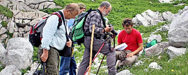 Jože Lango (drugi z desne)  na terenu med raziskovanjem murk v Julijcih