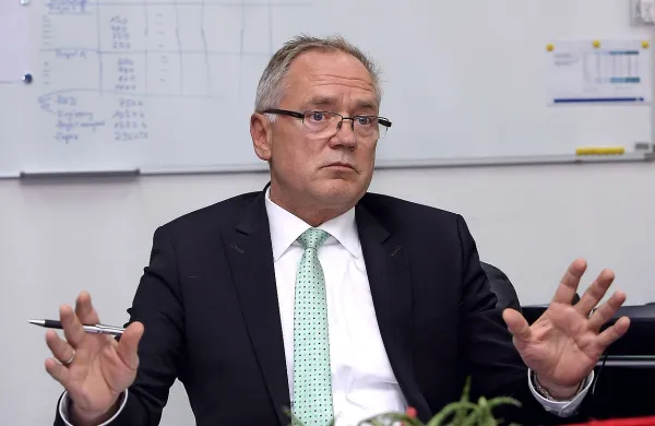 Prvi mož Cimosa Gerd Rosendahl je poudaril, da so uspeli 
prestrukturitati družbo in dobiti nova naročila, da pa bodo vsa 
dosedanja prizadevanja brez vrednosti, če ne pride do 
dogovora.