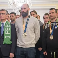 Več tisoč navijačev pozdravilo bronaste rokometa&scaron;e