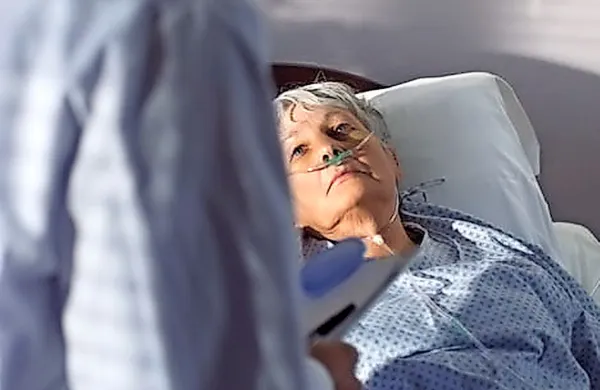 Težkih zapletov zaradi gripe je neprimerno več kot v preteklih 
sezonah gripe, zato je  več tudi sprejemov takšnih bolnikov v 
bolnišnice in razmere so tudi na Primorskem že kritične.   