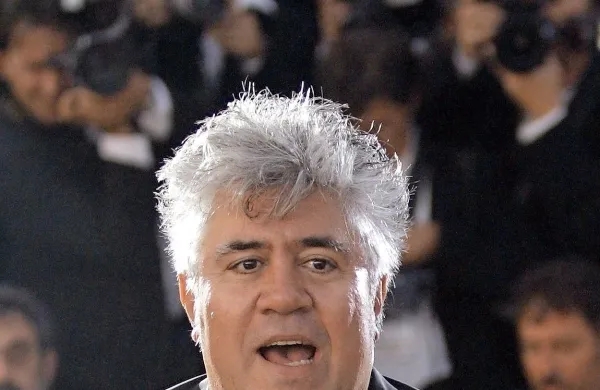 Najbolj znani španski filmski režiser Pedro Almodovar bo 
predsedoval letošnji žiriji prestižnega filmskega festivala v 
Cannesu, so danes sporočili organizatorji.