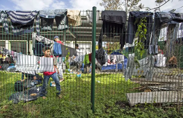 Vlada si želi z novelo zakona o tujcih po potrebi pripreti vrata 
v Slovenijo; z vetom ji lahko za nekaj časa to prepreči državni 
svet. 