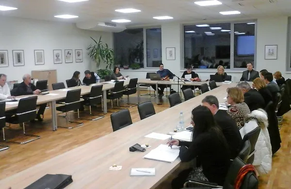  Hrpeljsko-kozinski svetniki so v torek potrdili projektno dokumentacijo za brkinski vodovod, 
zdaj bodo pripombe nanjo lahko posredovali krajani.