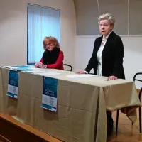  Program tedna, ki ga bodo Lojzetu Bratuži posvetili ob 80. 
obletnici njegove smrti, sta predstavili Franka Padovan (levo) 
in Franka Žgavec.