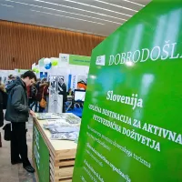 Po ocenah je Slovenija imela približno 2,5 milijarde evrov priliva tujskega turizma. A to je zgolj 
polovica priliva, ki smo ga pred štirimi leti načrtovali za leto 2016.