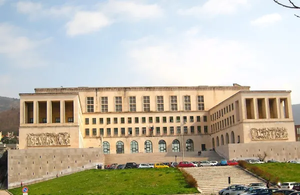 Tržaška univerza. Fotografija je simbolična.