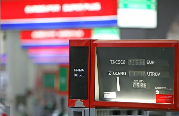 V letošnjem januarju smo imeli na letni ravni 1,3-odstotno 
inflacijo, h kateri so največ prispevali dražji naftni derivati.