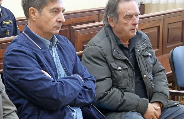 Luka Koper je pred časom sprožila izvršbo zoper Roberta 
Časarja in Marjana Mikuža (desno). 