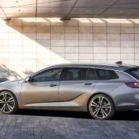 Insignia sports tourer bo na voljo tudi s štirikolesnim pogonom.