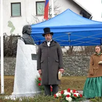 Ni dovolj praznovati, Pre&scaron;erna je treba tudi brati