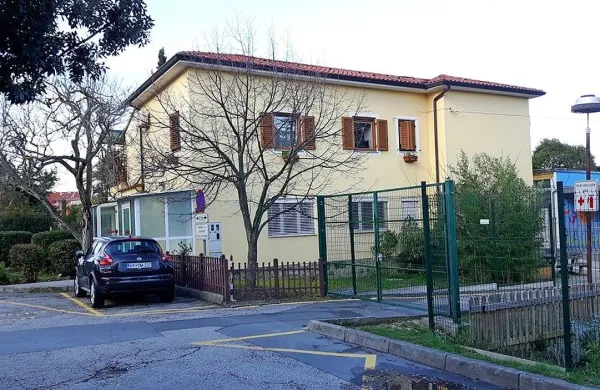 Občina bo znova skušala oddati poslovni prostor na Prešernovi cesti 2.  