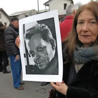 V Solkanu odkrili spominsko plo&scaron;čo Vladimirju Makucu, v Povžanah pa Jožetu Babiču (foto)