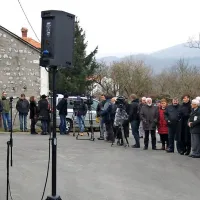 V Solkanu odkrili spominsko plo&scaron;čo Vladimirju Makucu, v Povžanah pa Jožetu Babiču (foto)