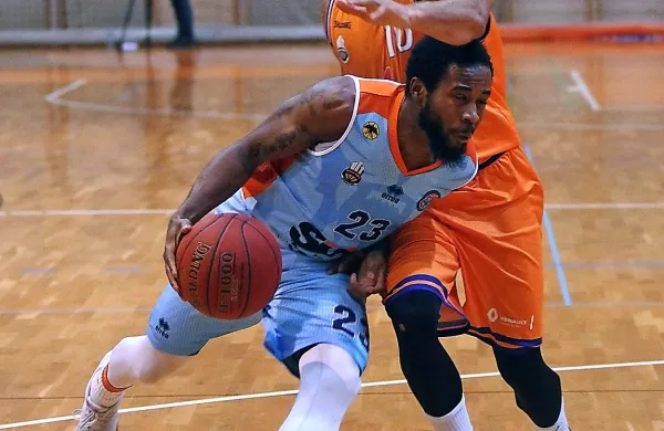 Troy Franklin jr. (v ospredju)  je za koprsko moštvo že 
preteklost.