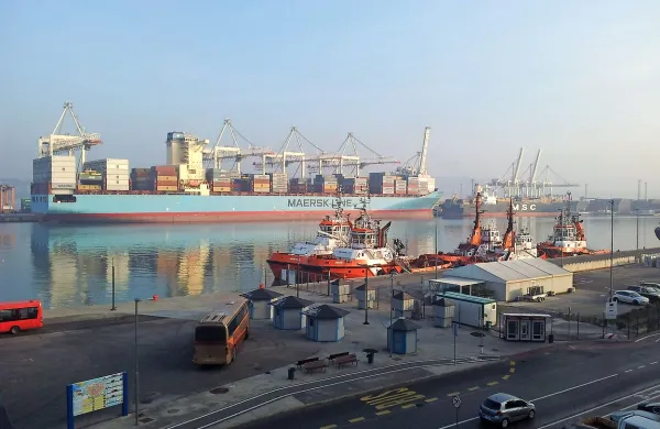 V  Luki Koper minuli mesec pretovorili rekordnih 78.532 TEU 
kontejnerjev.