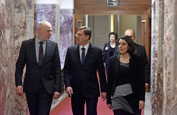 Milan Brglez in Miro Cerar sta na sejo državnega zbora prišla 
skupaj.