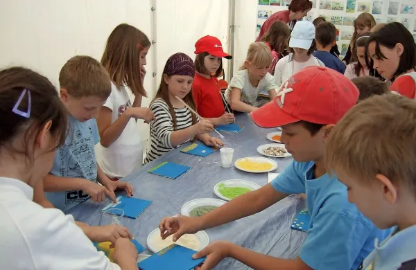 V času počitnic bodo osnovnošolci imeli na voljo različne 
delavnice in aktivnosti.   