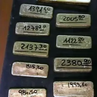 V nekaj mesecih naj bi pretopili približno 750 kilogramov 
ukradenega zlatega nakita. 