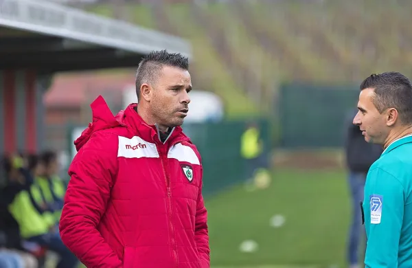 Anton Žlogar (levo) bo spomladi poskušal  Brice obdržati v 
mirnih drugoligaških vodah. 