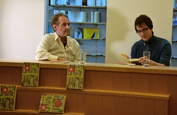 Literarno ustvarjanje Jasmina B. Freliha (desno) je predstavil 
literarni kritik Igor Divjak.