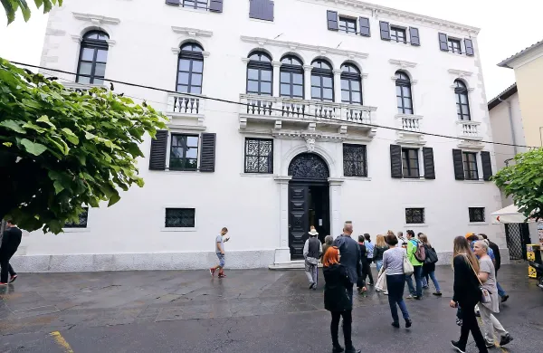 Medtem ko se nekateri zaposleni pritožujejo nad delom Luke 
Jurija, ta navaja rezultate, s katerimi jim bo uspelo tudi na 
dolgi rok ohraniti delovna mesta.