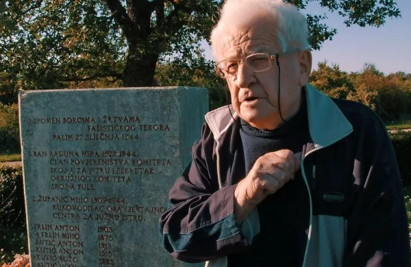V dokumentarnem filmu Vžgano v spominih se požiga vasi v nekdanji Julijski krajini  spominja 
27 sogovornikov, med njimi tudi Anton Ferlin iz Gajane.