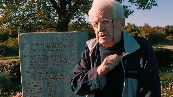 V dokumentarnem filmu Vžgano v spominih se požiga vasi v nekdanji Julijski krajini  spominja 
27 sogovornikov, med njimi tudi Anton Ferlin iz Gajane.