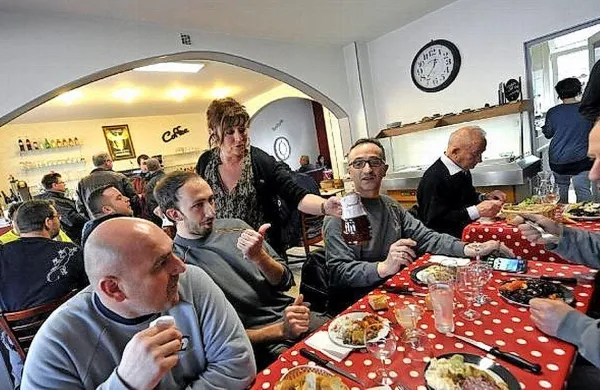 Bistro Bouche a Oreille v francoskem mestu Bourges so 
pretekli teden preplavili gurmani in drugi ljubitelji dobre 
hrane.
