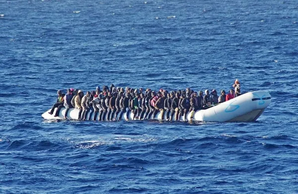 

Sredozemsko morje vedno znova terja žrtve migrantov, ki se 
podajajo na nevarno pot v  čolnih.