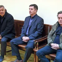 Na  razglasitev sodbe višjega sodišča so danes prišli vsi trije 
obtoženi v zadevi Orleška gmajna: (z leve) Srečko Prijatelj, 
Robert Časar in Marjan Mikuž.