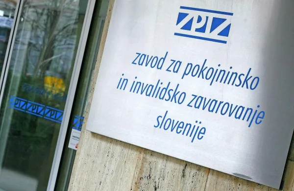 Zavod za pokojninsko in invalidsko zavarovanje  bo pri 
določitvi letnega dodatka za upokojence upošteval tudi 
prejemek iz tujine.