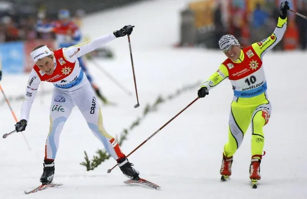 Švedinja Hanna Falk (levo) in predvsem njena rojakinja Stina 
Nilsson bosta danes  v krogu kandidatinj za medalje.  Vesna 
Fabjan (desno) bo napadala iz druge vrste. 