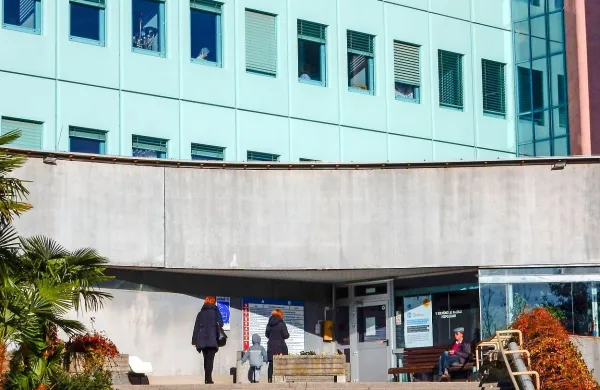 Če bi hoteli v šempetrski bolnišnici  izničiti izgubo, bi morali 
zapreti vrata že kakšen mesec pred koncem leta. 