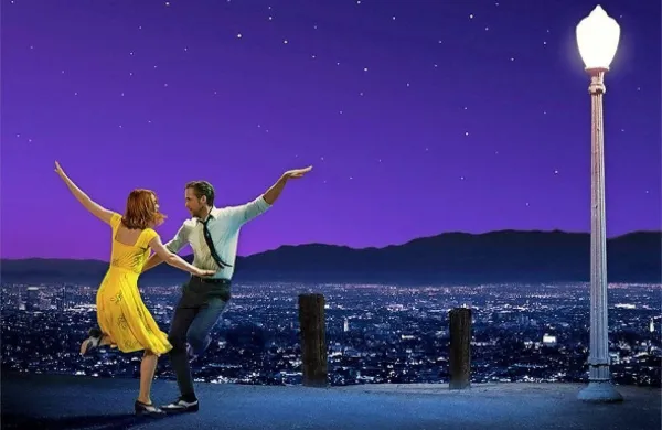 Na podelitvi oskarjev je za kratek čas obveljalo, da je nagrado 
za najboljši film prejela Dežela La La.