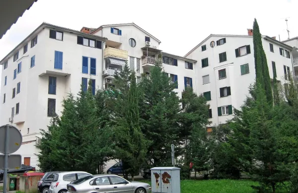 Bloki v Luciji so priključeni na sistem daljinskega ogrevanja, s 
katerim upravlja Petrol. Stanovalci že vrsto let opozarjajo na 
visoke stroške na položnicah.