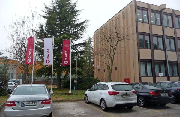 Prodajalci pravijo, da bodo nadaljnje delovanje Cimosa zagotovili z alternativnim načrtom.