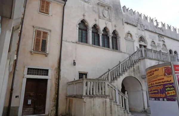 Hiša Galli ob Pretorski palači je pristala pod okriljem podjetja 
Dom Koper in  družine Vinčec.